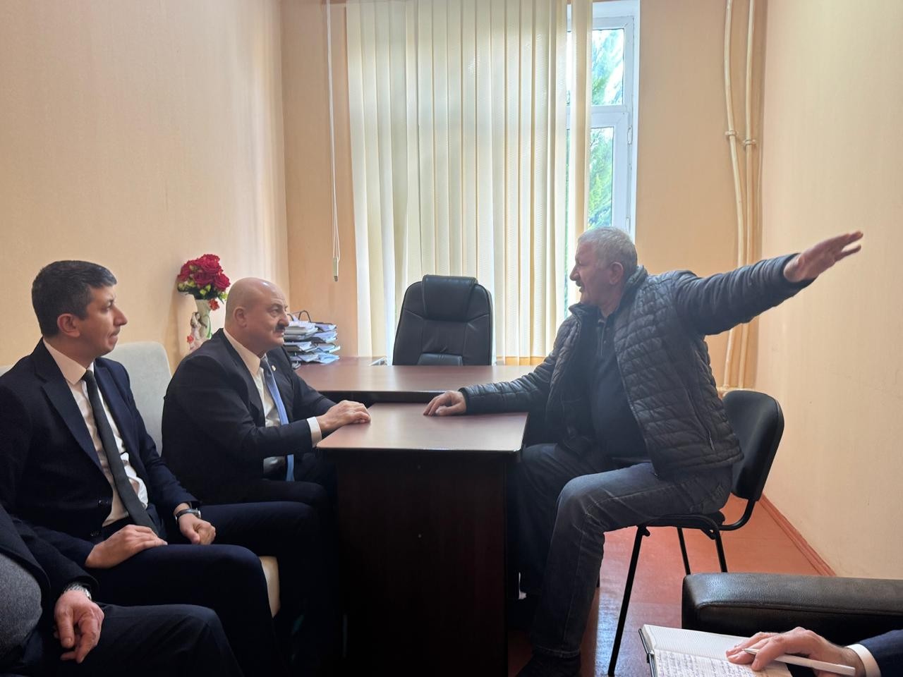 Asif Əsgərov şəhid ailəsini ziyarət edib və vətəndaş qəbulu keçirib - FOTOLAR